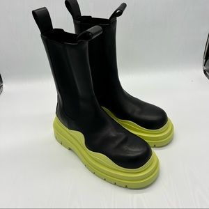 Bottega Veneta
Contrast-Sole Leather Tire Boots